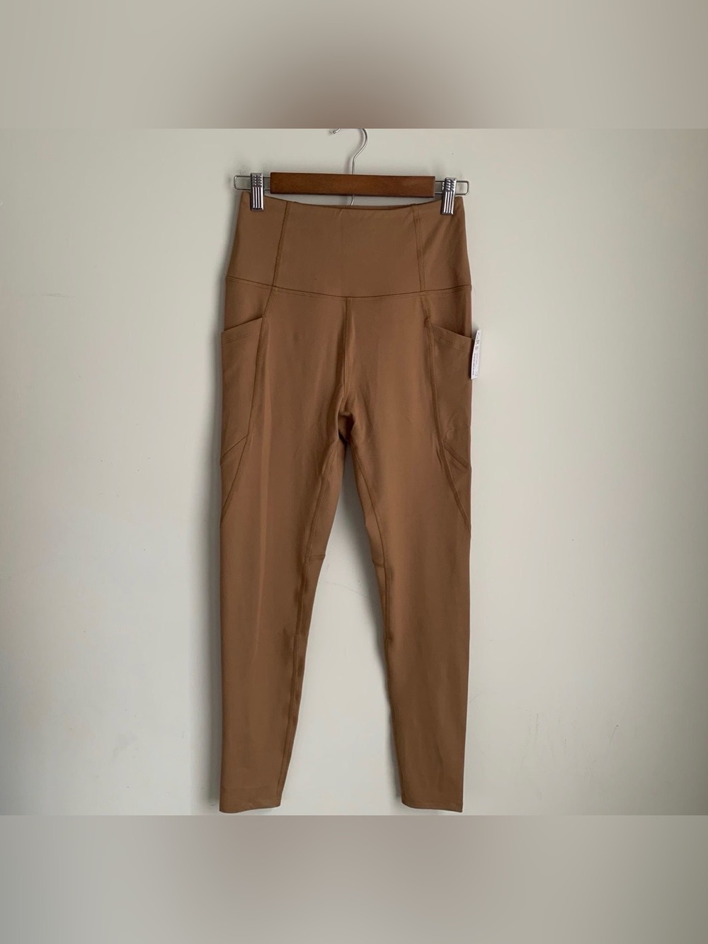 Core 10 Amazon Women's High-Waist Side-Pocket Ankle Leggings Tan brown Small